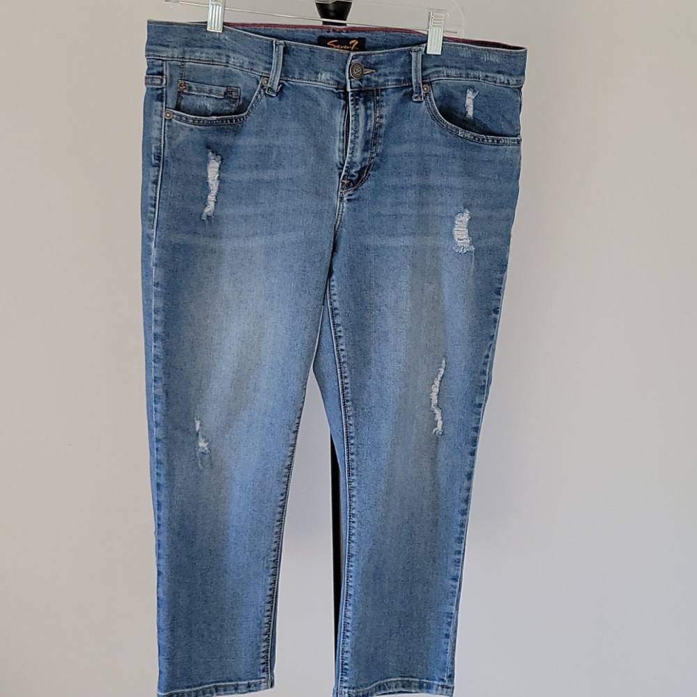Seven7 Distressed Capri Jean's, Size 10